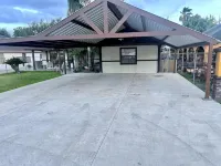 3 Bd/2 Ba open concept home with plenty of parking