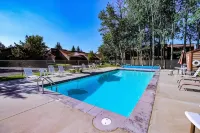 Cozy Condo w/ pool & gym in prime McCall location - Kolam Renang