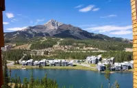 Indoor Private Hot Tub, Wood Fireplace, 2Br,2BA Great Views!  Sleeps 5 - Bathtub
