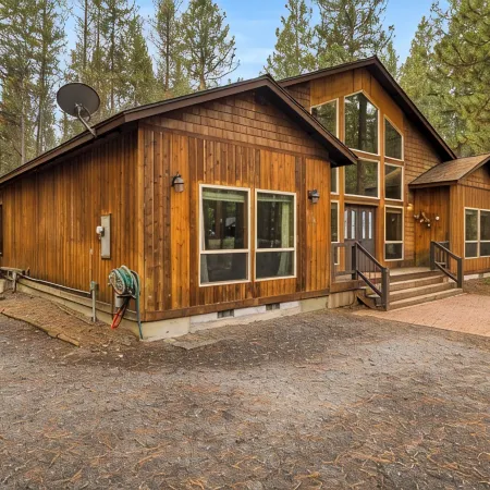 Cozy Sunriver Cabin Near Mt. Bachelor
