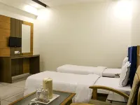 Hotel Apex Inn Hotels in Vapi