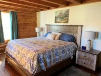 1/2 mile to EVL, Lake, HOT TUB, Pets welcome