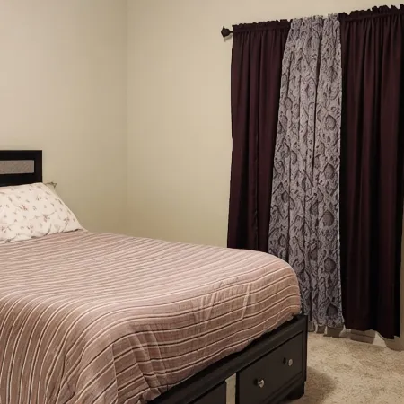 Beautiful and Comfy 4-Bedroom House with AC in Maricopa