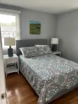 Beach front Cottage, close to downtown - Private Beach and Great Water views