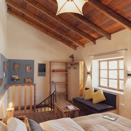 Dona Catta Boutique Loft—Just 10 Minutes from the Station!