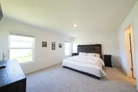 Shoreline Sanctuary – Pool • Beach• Downtown• Pickle ball• Putting Green - Boutique