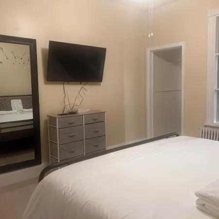 Cozy 1-bedroom apartment with WiFi, AC in Hazleton Hideaway