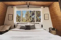 NEW Hot Tub • Stargaze • Hammock • WrapAround Deck - 4-Star