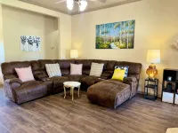 Comfortable South Edmond Home - 4bed 2bath - Jacuzzi