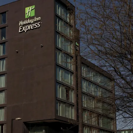 Holiday Inn Express MANCHESTER CC - OXFORD ROAD by IHG Отели рядом с достопримечательностью «Концертный зал O2 Apollo Manchester»