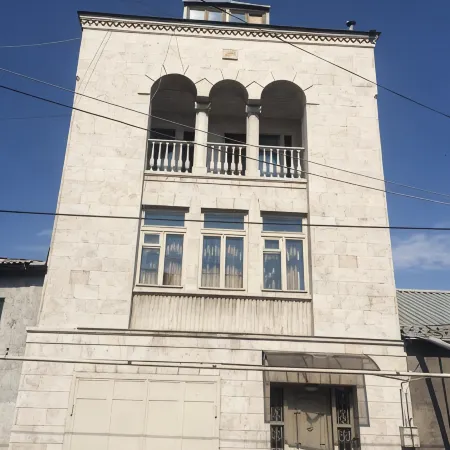 Guest House Lilia Отели рядом с достопримечательностью «Железнодорожный вокзал Еревана»