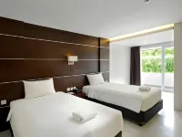 D'Season Hotel Karimunjawa - parking