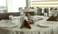 Hotel Luxura - Parkplatz