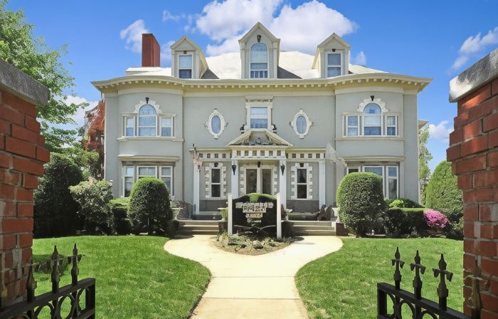 Edgewood Manor
