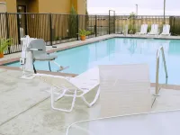 Hampton Inn & Suites Madera - Pools