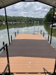 Peaceful 5-Bedroom, 3-Bathroom Lake Front Cabin with 2 Porches for Relaxing. - シャレー