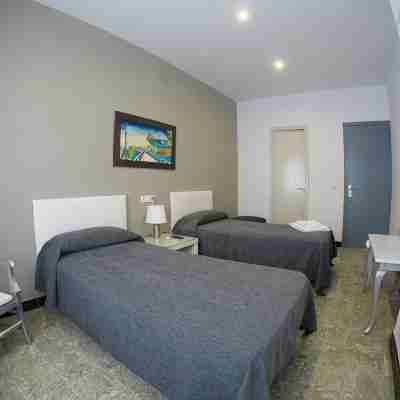 Hostal Mediterráneo Rooms
