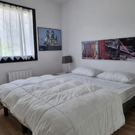 Beautiful renovated apartment with sea view in the center of Concarneau