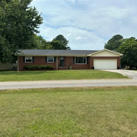 Charming newly remodeled 3-bedroom house in the heart of Cleveland Tennessee