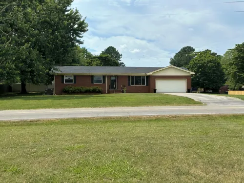 Charming newly remodeled 3-bedroom house in the heart of Cleveland Tennessee - Homestays