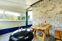 Gapyeong Secret View Pension (Nami Island) - parking