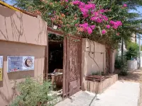 "Par 4 Chemins" - Atypical Stopover Hotels in 