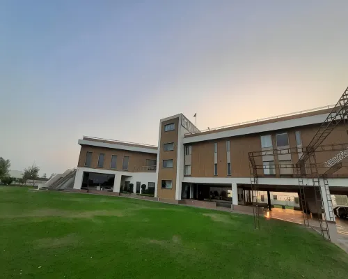 Royal Palm Resort Hotels in Hisar
