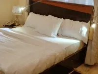 Naptin Executive Hotel and Suites Hotel di 