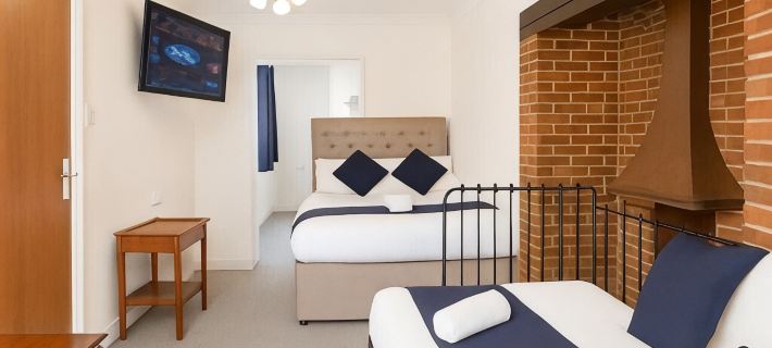 All Seasons Guest House Gatwick & Airport Parking Hotels in Horley