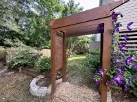 Walk to Manteo Waterfront • 3Br Retreat • Outdoor Shower + Spacious Decks - 3-Sterne