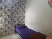 Cloverleaf Homestay Hotels in Bontang