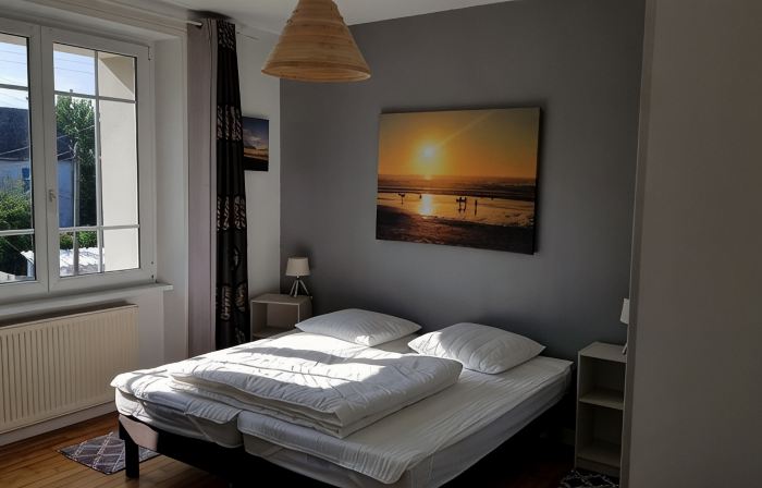 House 5 Bedrooms, 2 bathrooms, enclosed garden 800m from Morgat beach