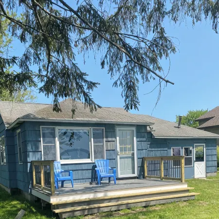 Quiet property on lake Oneida