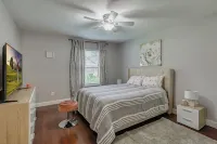 Cozy house in a heart of Mandarin - 5-Star