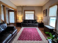 1800s Home Restored 5Br · Walk to UW & Downtown - 3-نجوم