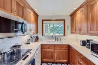 Entire home: Charming Home with Beautiful Yard - 3-Star