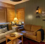 Quaint and cozy cabin Estes Park!  Centrally located and recently remodeled! - Alphydda