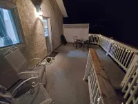 Cozy suite with private entrance, 5 minutes from downtown. - Homestays