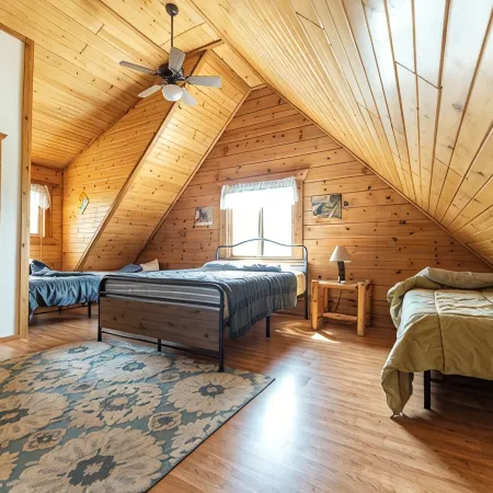 Cozy 3-bdrm cabin in Warrens with AC WiFi and a beautiful view off the back deck