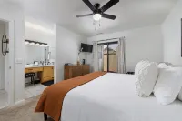 Golf Course Getaway, Pool, Hot Tub & Red Rocks - Boutique