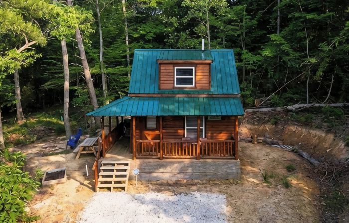 Cozy Couples Cabin Near Red River Gorge and Hollerwood
