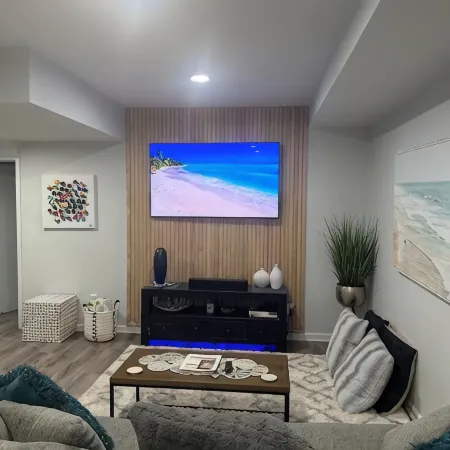 Modern beach apartment 1.0 mile to the beach...