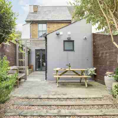 Cosy Fisherman’s Cottage, minutes from High Street, Harbour & Beach Hotel Exterior