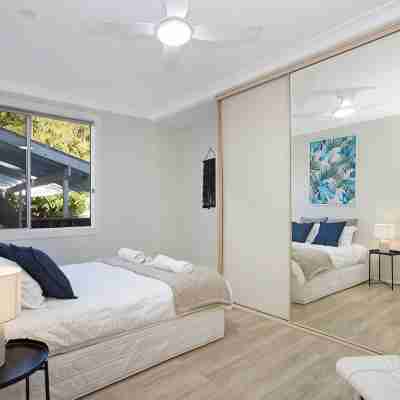 Cosy Renovated 2 Bed cottage on the water Rooms