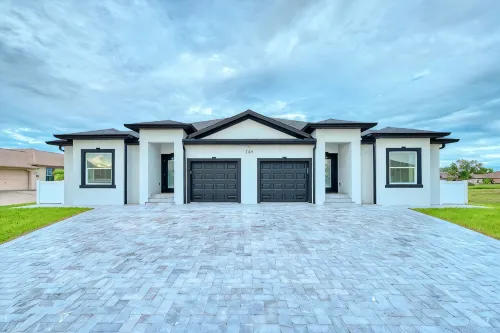 Spacious Waterfront 6 Bd Duplex in Lovely Rotonda West Near Oceans . - Beach
