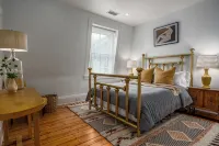 Spacious, Sleek, and Luxurious two-bedroom in Historic Westside of Providence