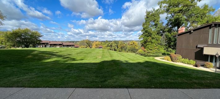 Newly Updated Modern, Spacious, and Cozy Condo- Right on the Lake! Hotels in Geneva