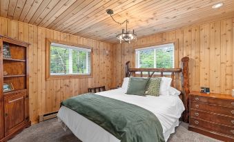 Riverfront Luxury Cabin-Hot Tub-EV-Deluxe Kitchen-WiFi