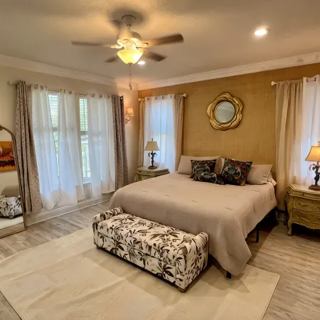 Gorgeous home in Vilano. Situated btwn Beach & Public boat launch with pool
