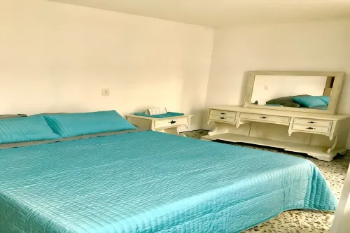 Beautiful Home / No stairs / short walk to public transit - 2-Star